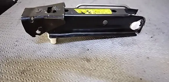 Renault Clio III Lift Jack 8200682541