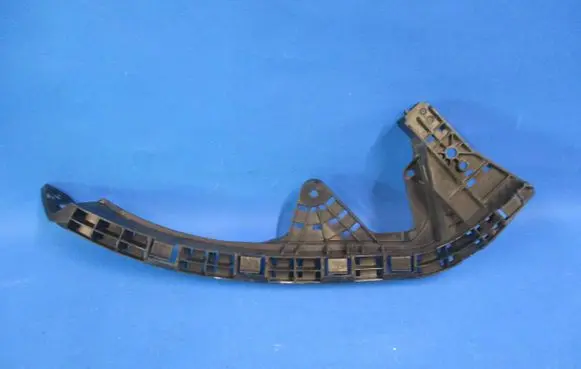 Rear bumper mounting bracket