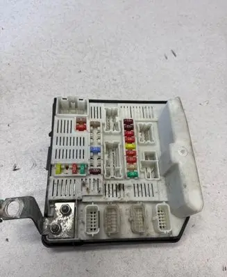 Renault Megane II Fuse module 8201044237 USMX61 1077585938