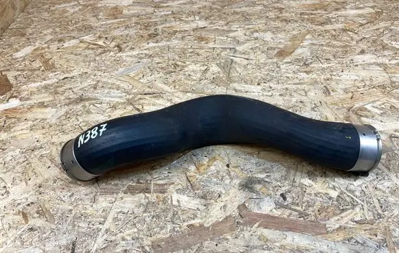BMW 5 G30 G31 G38 Intercooler hose/pipe 8572859