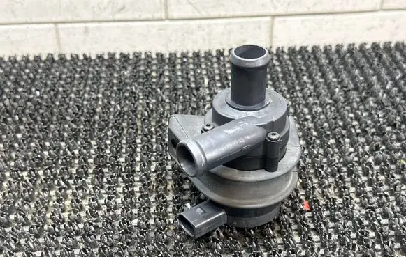 Volkswagen PASSAT CC Electric auxiliary coolant/water pump 1K0965561J