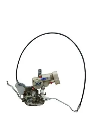 Toyota Yaris Front door lock 