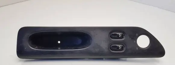Renault Laguna I Electric window control switch 7700875647 7700822335 7701672454E