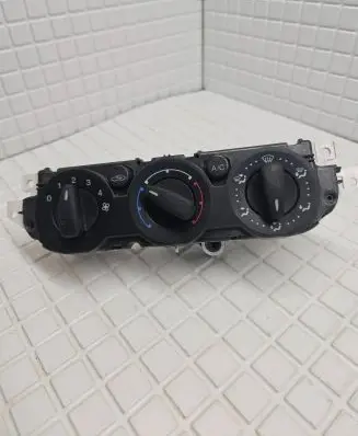 Ford Kuga I Climate control unit 7M5T19980BA 69607333 P696573390110048