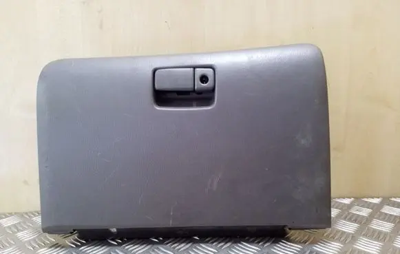 Subaru Legacy Glove box