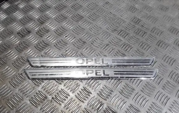 Opel Crossland X Front sill trim cover 13267113 498166255