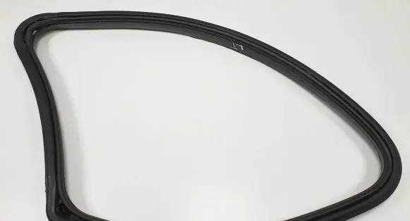 Mercedes-Benz R W251 Rubber seal front coupe door window 