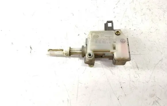 Volkswagen PASSAT B5.5 Tailgate boot lock/latch motor 3B5827061C 3B0959781D