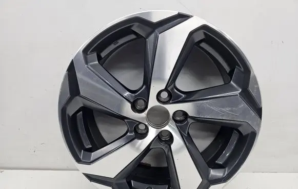 Toyota RAV 4 (XA40) R18 alloy rim 