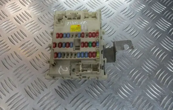 Nissan Almera Tino Fuse box set 24350BU210