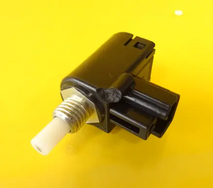 Toyota Avensis T250 Brake pedal sensor switch CV591