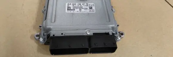 Mercedes-Benz E W211 Engine control unit/module 0281012402