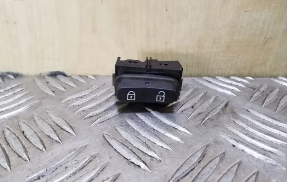 Volvo XC70 Central locking switch button 30710476