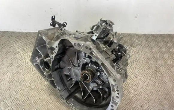 Suzuki SX4 S-Cross Manual 6 speed gearbox 2000868M73 B07819 ZE70643