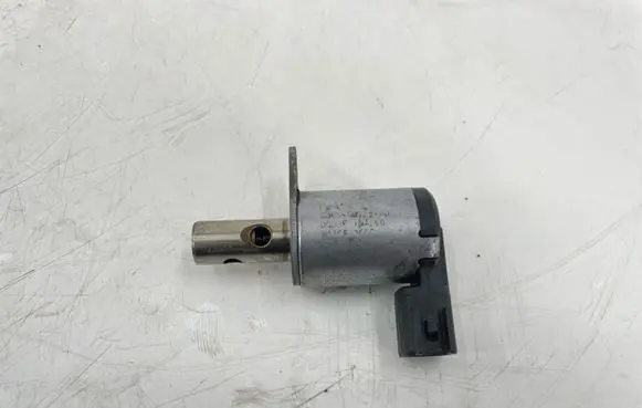 Volvo S80 Camshaft vanos timing valve 6G9N6D255AD