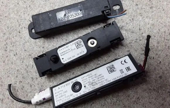 Mercedes-Benz E W213 Aerial antenna amplifier A2138201489 A2139056800