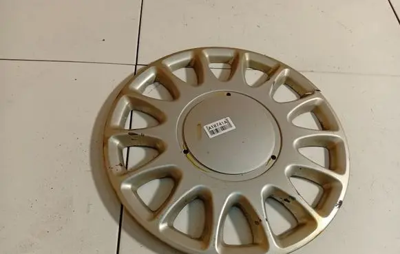 Nissan Almera Tino R15 wheel hub/cap/trim 