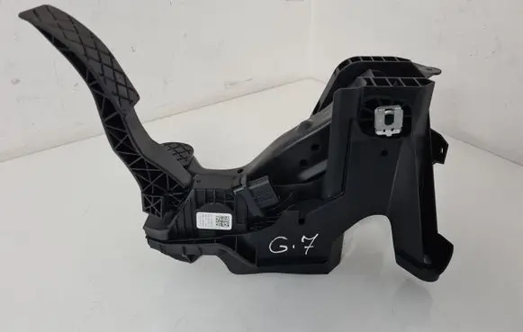 Volkswagen Golf VII Pedal assembly 5Q1721058CS 5Q1721058 5Q1723503H