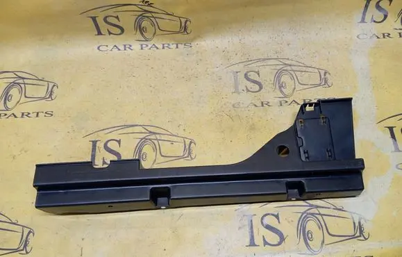 Infiniti Q30 Other trunk/boot trim element A1568901200