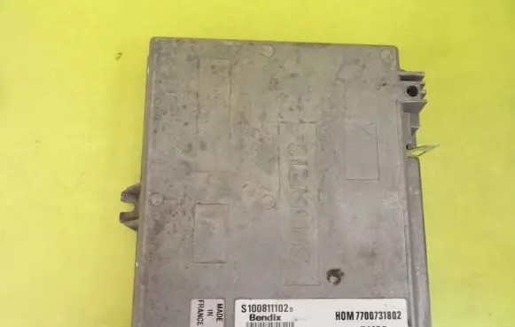 Renault 19 Engine control unit/module S100811102 HOM7700731802