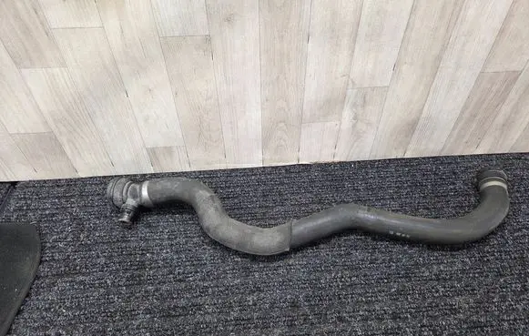BMW 5 G30 G31 Engine coolant pipe/hose 8602870