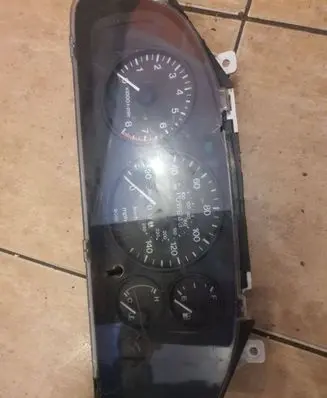 Mazda 323 Speedometer (instrument cluster) Be7b55430 69719080