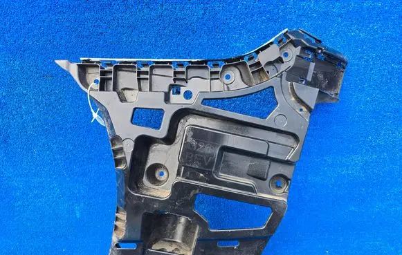 BMW 4 G22 G23 G24 G26 Rear bumper mounting bracket 9447681