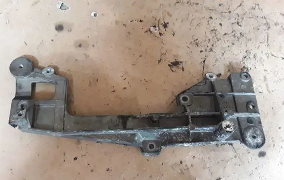 Volkswagen PASSAT B6 EGR valve cooler bracket 03G131159