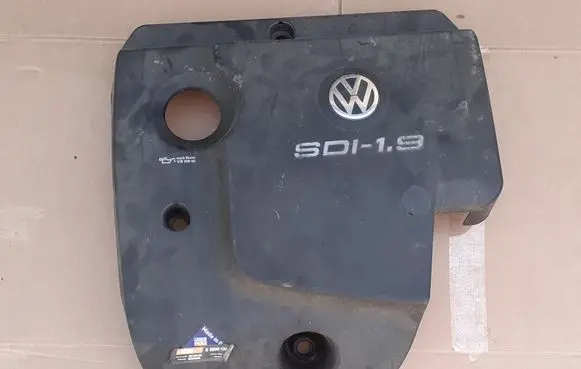 Volkswagen Golf IV Engine cover (trim) 038103925L