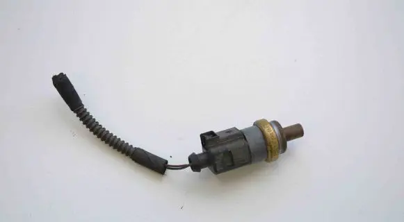 Audi A4 S4 B8 8K Oil temperature sensor 06A919501A