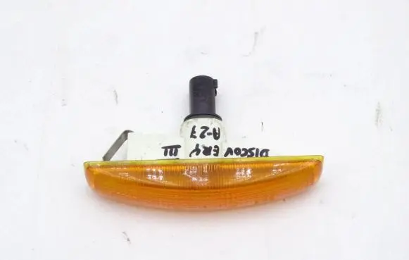 Land Rover Discovery 3 - LR3 Front fender indicator light