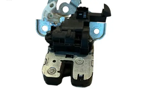 Audi A1 Tailgate/trunk/boot lock/catch/latch 8K9827505A