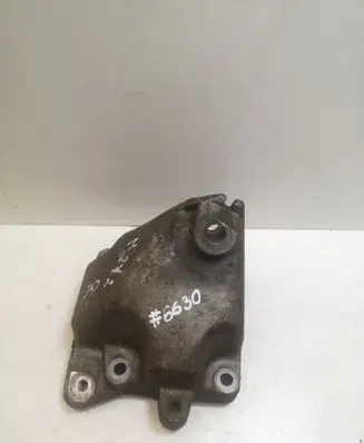 Mercedes-Benz S W221 Engine mounting bracket A2722231704