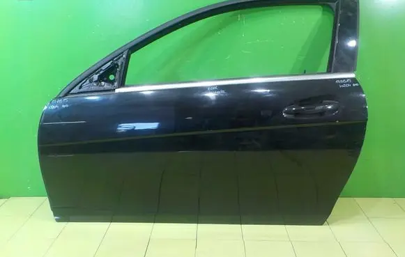 Mercedes-Benz C W204 Front door PRZOD LEWE