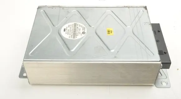 Audi A6 S6 C6 4F Sound amplifier 4F0910223B