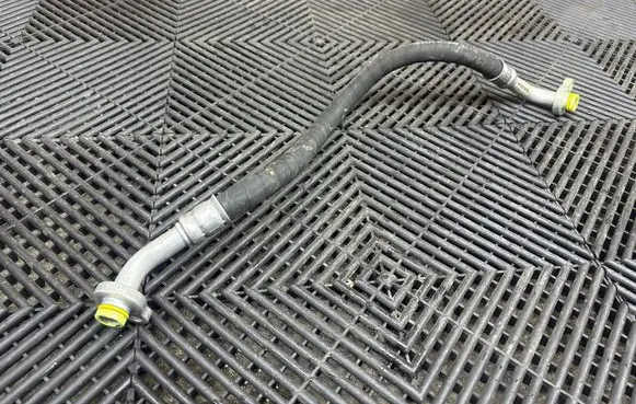 Volvo XC90 Air conditioning (A/C) pipe/hose 31369330