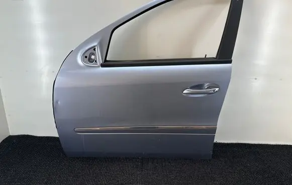 Mercedes-Benz ML W164 Front door 
