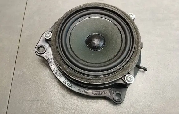 BMW X1 F48 F49 Front door speaker 9281896 554004 15MAR17