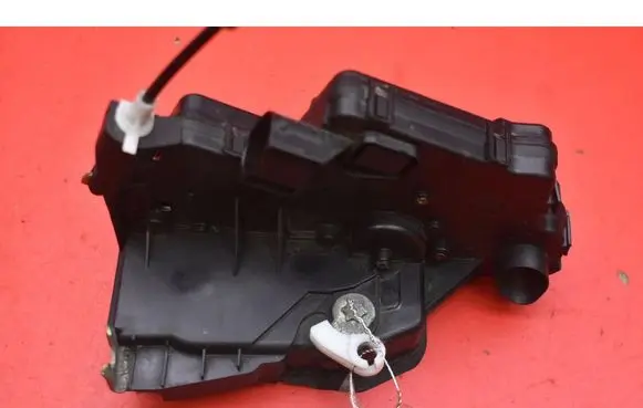 BMW 3 E46 Front door lock 