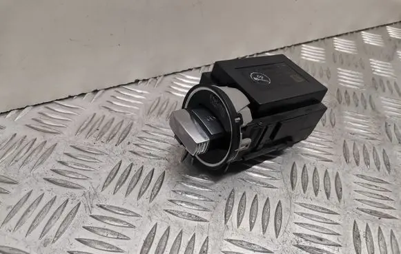 Volkswagen PASSAT B6 Ignition lock 3C0905843M 11601200278194