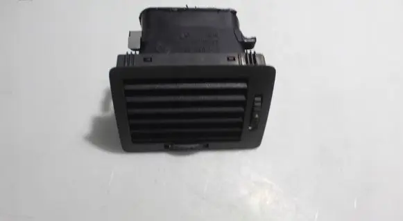 Skoda Fabia Mk1 (6Y) Dashboard side air vent grill/cover trim