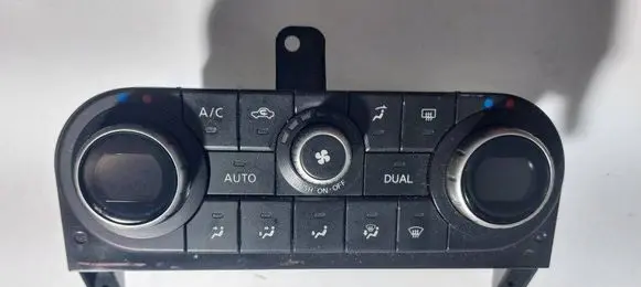 Nissan Qashqai Climate control unit 27500-BB60A