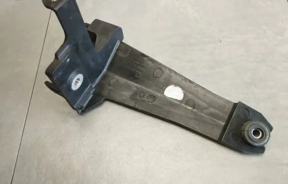Opel Astra K ABS pump bracket 39017042
