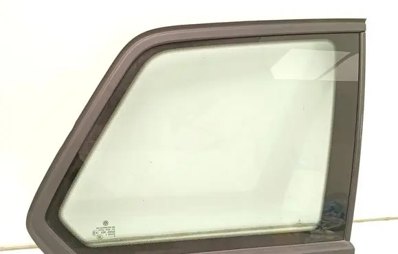 Volkswagen Golf VII Rear side window 5G9845298 43R00048