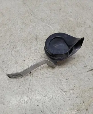Audi A4 S4 B6 8E 8H Horn signal 8E0951221