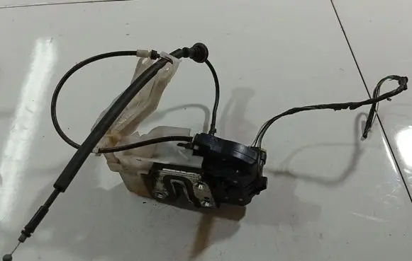 KIA Ceed Rear door lock 