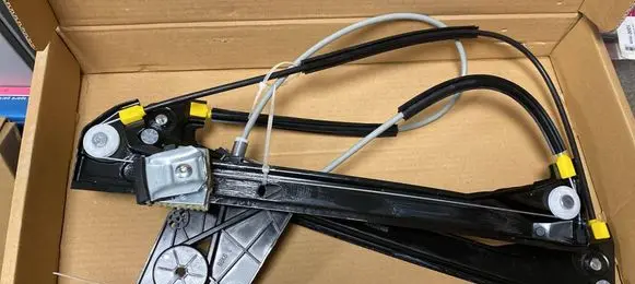 Volkswagen Polo V 6R Front window lifting mechanism without motor 6R3837461A