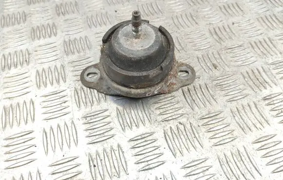 Citroen C5 Engine mount bracket