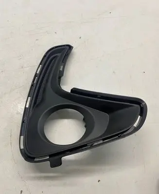 Toyota Yaris XP210 Front fog light trim/grill 521120D250