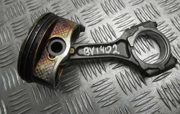 Subaru Outback (BS) Piston with connecting rod B4D